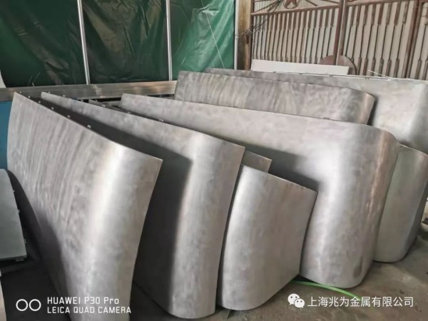 建筑装饰常用吉祥铝单板优势多，双曲等类型品质卓越
